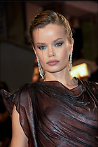 Celebrity Photo: Frida Aasen
667x1000 102 kb
Viewed 4 times
@BestEyeCandy.com