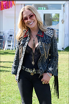 Celebrity Photo: Anastacia Newkirk
11 Photos
Photoset #740793
@BestEyeCandy.com