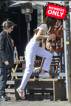 Kendall Jenner mQ White Crop Top during a Lunch in West California 3.11.20
2133x3200 3.1 mb
Viewed 1 time
@BestEyeCandy.com