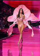 Celebrity Photo: Emily Ratajkowski
1481x2048 1.3 mb
Viewed 15 times
@BestEyeCandy.com