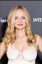 Celebrity Photo: Heather Graham
1365x2048 657 kb
Viewed 36 times
@BestEyeCandy.com