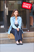 Celebrity Photo: Katie Holmes
2333x3500 2.5 mb
Viewed 1 time
@BestEyeCandy.com