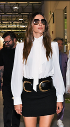 Celebrity Photo: Alessandra Ambrosio
1064x1913 764 kb
Viewed 8 times
@BestEyeCandy.com