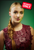 Celebrity Photo: Sophie Turner
1366x2000 1.9 mb
Viewed 2 times
@BestEyeCandy.com