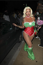 Celebrity Photo: Amber Rose
1200x1800 203 kb
Viewed 21 times
@BestEyeCandy.com