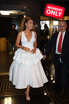 Celebrity Photo: Blake Lively
2333x3500 2.2 mb
Viewed 1 time
@BestEyeCandy.com
