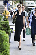 Celebrity Photo: Karlie Kloss
791x1187 593 kb
Viewed 8 times
@BestEyeCandy.com