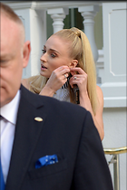 Celebrity Photo: Sophie Turner
1365x2048 178 kb
Viewed 4 times
@BestEyeCandy.com