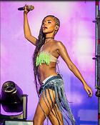 Celebrity Photo: Tyla Seethal
800x1000 146 kb
Viewed 10 times
@BestEyeCandy.com