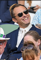 Celebrity Photo: Jude Law
634x916 99 kb
Viewed 3 times
@BestEyeCandy.com