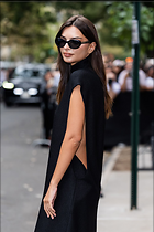 Celebrity Photo: Emily Ratajkowski
1200x1800 189 kb
Viewed 11 times
@BestEyeCandy.com