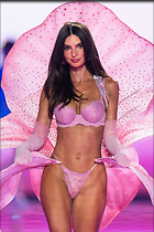 Celebrity Photo: Emily Ratajkowski
1365x2048 1,097 kb
Viewed 31 times
@BestEyeCandy.com