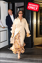 Celebrity Photo: Salma Hayek
1627x2441 1.7 mb
Viewed 0 times
@BestEyeCandy.com