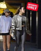 Brooks Nader leggings enjoys a sunny family lunch with her sisters in Beverly Hills 16.09..20.2024
2833x3537 2.3 mb
Viewed 1 time
@BestEyeCandy.com