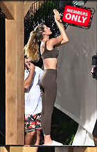 Celebrity Photo: Gisele Bundchen
1919x3000 1.7 mb
Viewed 0 times
@BestEyeCandy.com