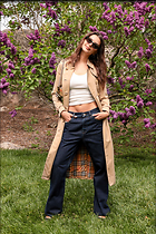Celebrity Photo: Emily Ratajkowski
1280x1919 671 kb
Viewed 9 times
@BestEyeCandy.com