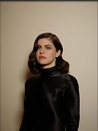 Celebrity Photo: Alexandra Daddario
3 Photos
Photoset #728120
@BestEyeCandy.com