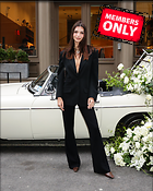 Celebrity Photo: Emily Ratajkowski
2880x3600 6.7 mb
Viewed 2 times
@BestEyeCandy.com