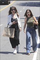 Celebrity Photo: Lucy Hale
1200x1800 252 kb
Viewed 18 times
@BestEyeCandy.com