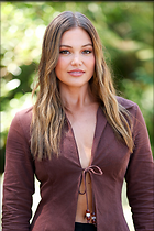 Celebrity Photo: Olivia Holt
1365x2048 1,073 kb
Viewed 10 times
@BestEyeCandy.com