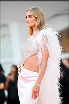 Celebrity Photo: Rosie Huntington-Whiteley
7 Photos
Photoset #720789
@BestEyeCandy.com