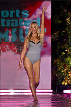 Celebrity Photo: Molly Sims
6 Photos
Photoset #739729
@BestEyeCandy.com