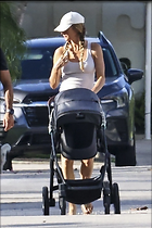 Celebrity Photo: Gisele Bundchen
597x895 257 kb
Viewed 10 times
@BestEyeCandy.com
