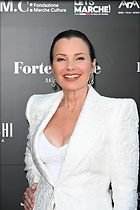 Celebrity Photo: Fran Drescher
1200x1800 216 kb
Viewed 14 times
@BestEyeCandy.com