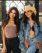 Celebrity Photo: Victoria Justice
1280x1600 289 kb
Viewed 30 times
@BestEyeCandy.com