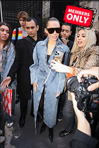Celebrity Photo: Miley Cyrus
2333x3500 3.4 mb
Viewed 1 time
@BestEyeCandy.com