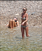 Celebrity Photo: Kate Moss
1691x2048 1.3 mb
Viewed 11 times
@BestEyeCandy.com