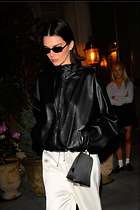 Celebrity Photo: Kendall Jenner
1365x2048 799 kb
Viewed 6 times
@BestEyeCandy.com