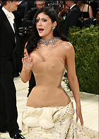 Celebrity Photo: Kylie Jenner
301 Photos
Photoset #737442
@BestEyeCandy.com