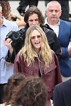 Celebrity Photo: Cara Delevingne
981x1470 685 kb
Viewed 4 times
@BestEyeCandy.com
