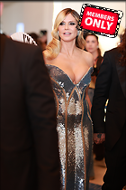 Celebrity Photo: Heidi Klum
2333x3500 2.0 mb
Viewed 1 time
@BestEyeCandy.com