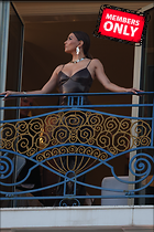 Celebrity Photo: Eva Longoria
3003x4505 2.1 mb
Viewed 1 time
@BestEyeCandy.com