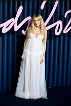 Celebrity Photo: Sienna Miller
1366x2048 1.2 mb
Viewed 6 times
@BestEyeCandy.com