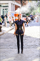 Celebrity Photo: Gigi Hadid
1364x2048 1,098 kb
Viewed 4 times
@BestEyeCandy.com