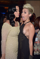 Celebrity Photo: Miley Cyrus
5 Photos
Photoset #717794
@BestEyeCandy.com