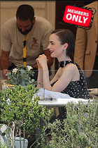 Celebrity Photo: Lily Collins
1896x2844 3.0 mb
Viewed 0 times
@BestEyeCandy.com