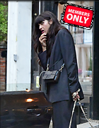 Jameela Jamil in a Dark Suit Jacket and Matching Trousers and Holding Her Harrods Bag Out in London 08-15-2024
2592x3328 3.8 mb
Viewed 1 time
@BestEyeCandy.com