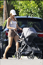 Celebrity Photo: Gisele Bundchen
890x1335 616 kb
Viewed 7 times
@BestEyeCandy.com